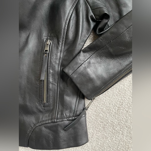 LeatherCult Jennifer Aniston Leather Moto Jacket, Black, Size 36 (Medium) - Picture 11 of 14